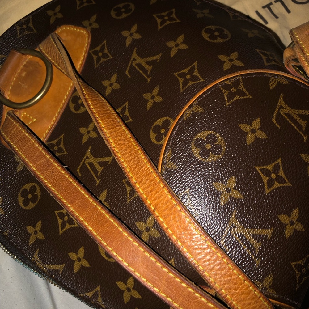 Authentic Louis Vuitton - Picture 6 of 10
